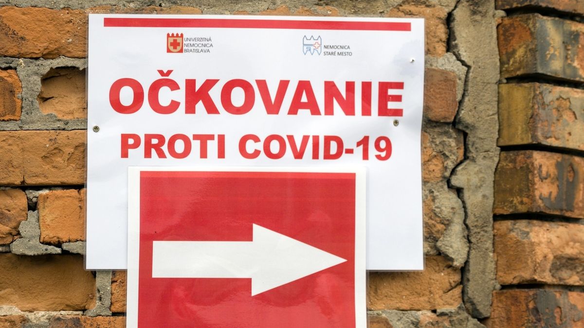 Slovensko odmění seniory za očkování proti covidu. Dostanou 200 eur